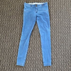 Blue stretchy Best Yoga Store size M Pants